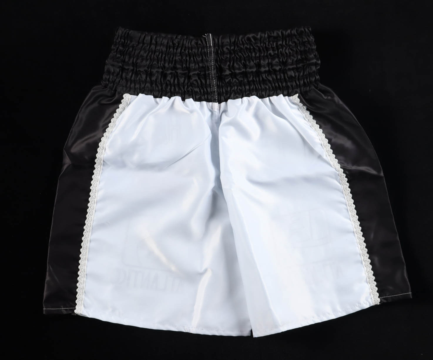 Julio Cesar Chavez Signed Boxing Trunks (JSA) at PristineAuction.com Julio Cesar Chavez Signed Boxing Trunks (JSA) at PristineAuction.com