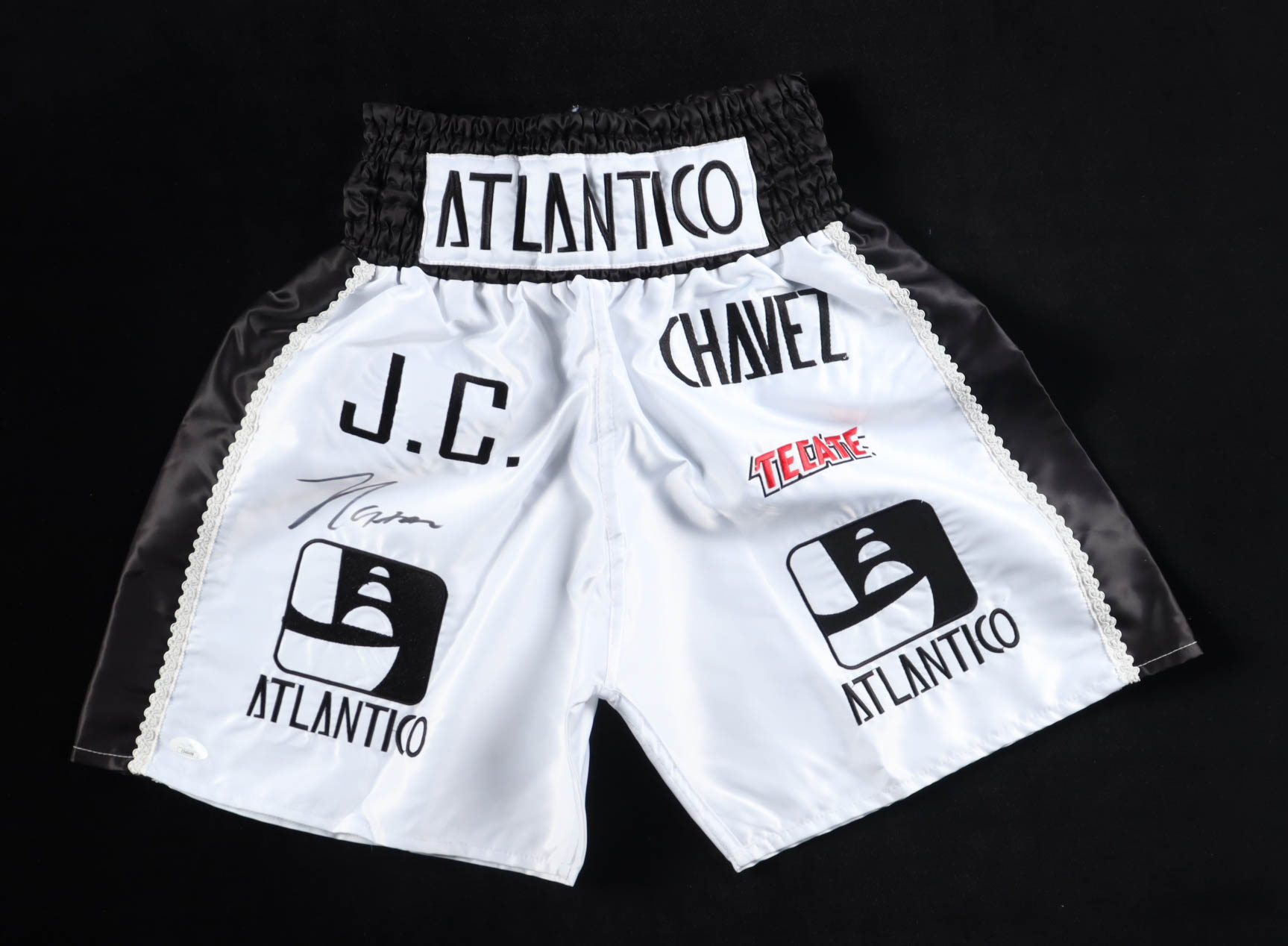 Julio Cesar Chavez Signed Boxing Trunks (JSA) at PristineAuction.com Julio Cesar Chavez Signed Boxing Trunks (JSA) at PristineAuction.com