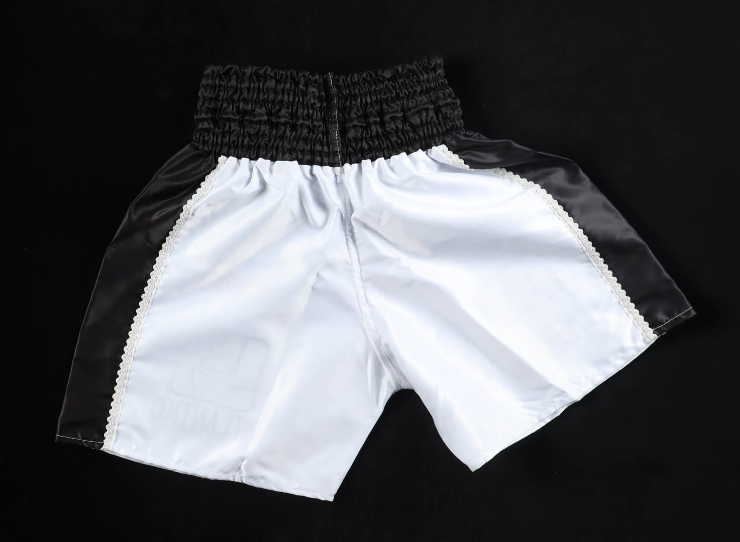 Julio Cesar Chavez Signed Boxing Trunks (JSA) at PristineAuction.com Julio Cesar Chavez Signed Boxing Trunks (JSA) at PristineAuction.com