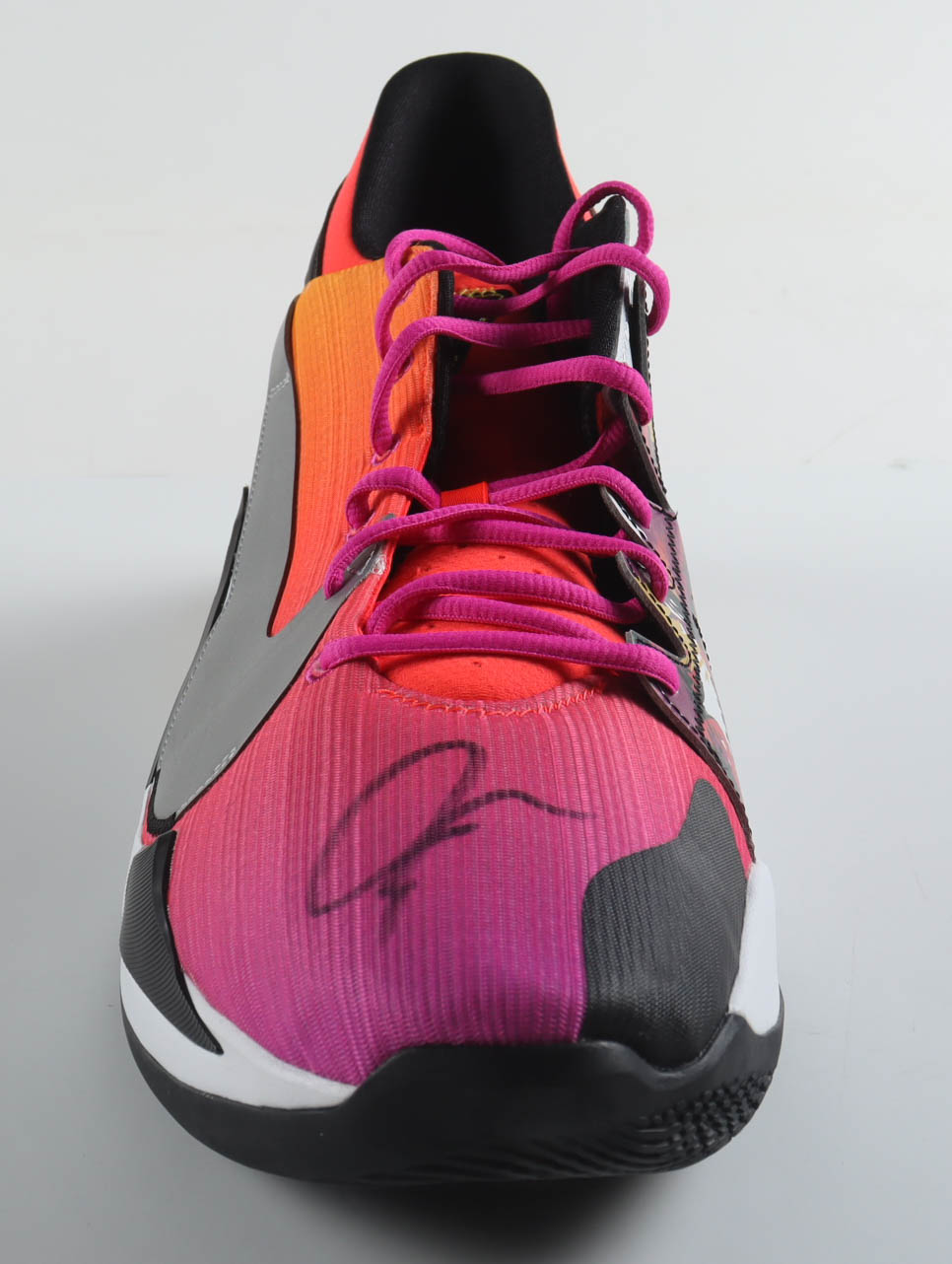 Giannis Antetokounmpo Signed Player Edition Basketball Shoe (Beckett) at PristineAuction.com Giannis Antetokounmpo Signed Player Edition Basketball Shoe (Beckett) at PristineAuction.com