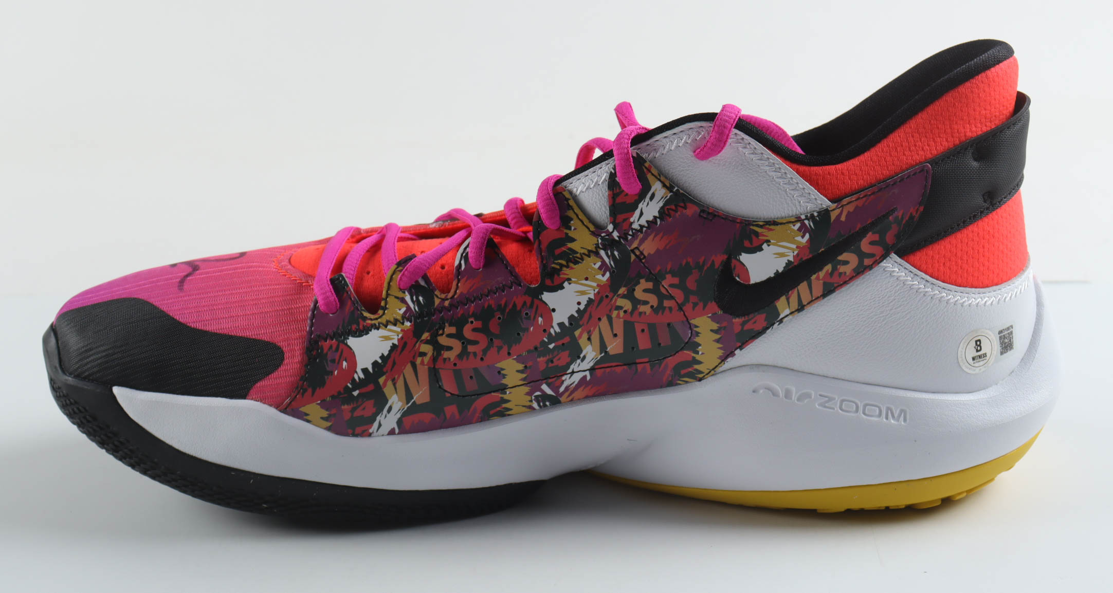 Giannis Antetokounmpo Signed Player Edition Basketball Shoe (Beckett) at PristineAuction.com Giannis Antetokounmpo Signed Player Edition Basketball Shoe (Beckett) at PristineAuction.com