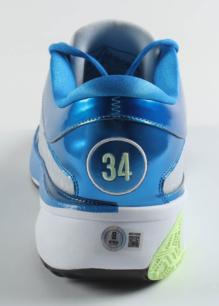 Giannis Antetokounmpo Signed Player Edition Basketball Shoe (Beckett) at PristineAuction.com Giannis Antetokounmpo Signed Player Edition Basketball Shoe (Beckett) at PristineAuction.com