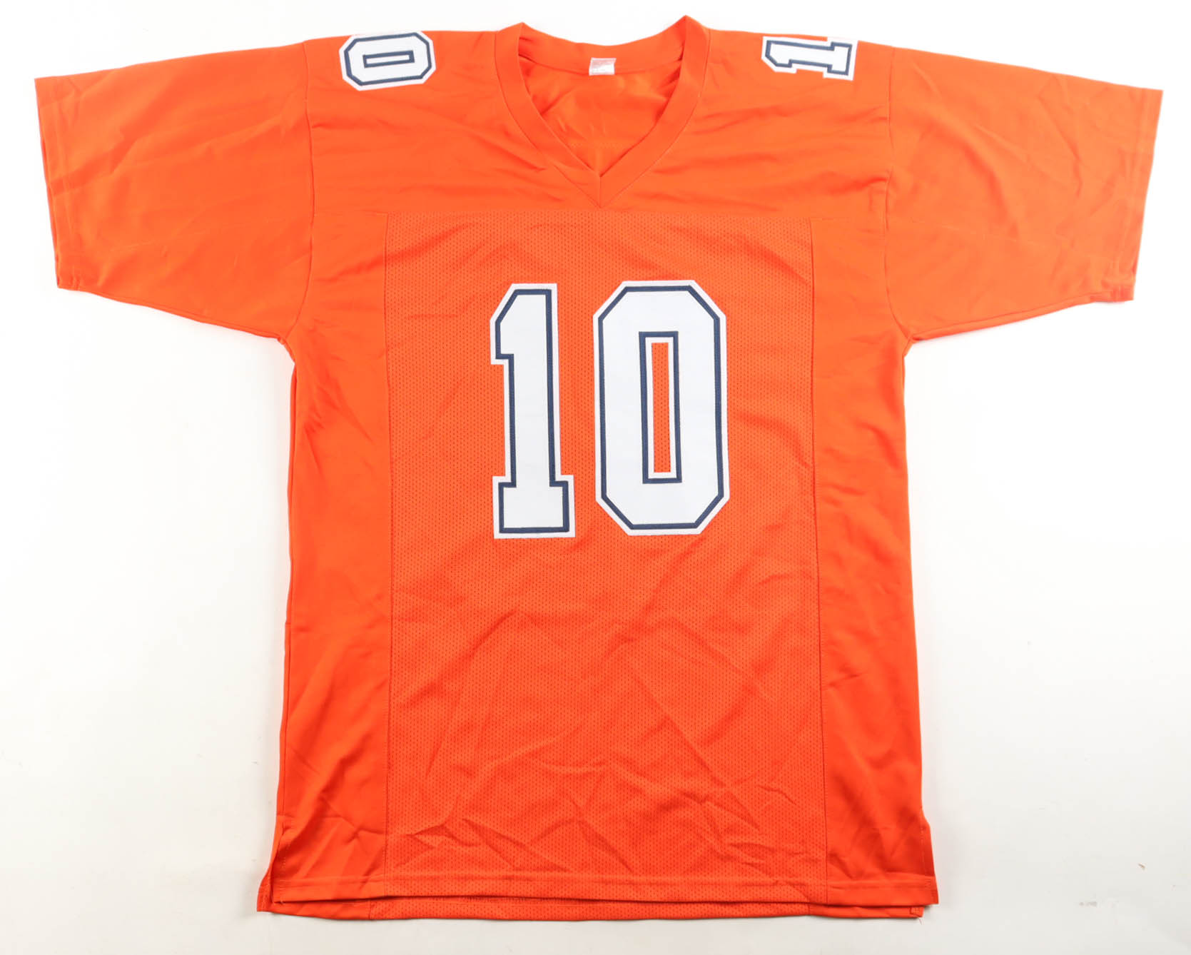 Tyreek Hill Signed Jersey (JSA) at PristineAuction.com Tyreek Hill Signed Jersey (JSA) at PristineAuction.com