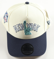 Yankees LE 2000 World Series New Era 9Forty Commemorative Snapback Hat at PristineAuction.com