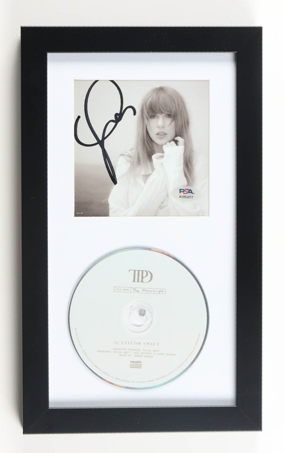 Taylor Swift Signed "The Tortured Poets Department" Custom Framed CD Insert Display (PSA) at PristineAuction.com Taylor Swift Signed "The Tortured Poets Department" Custom Framed CD Insert Display (PSA) at PristineAuction.com