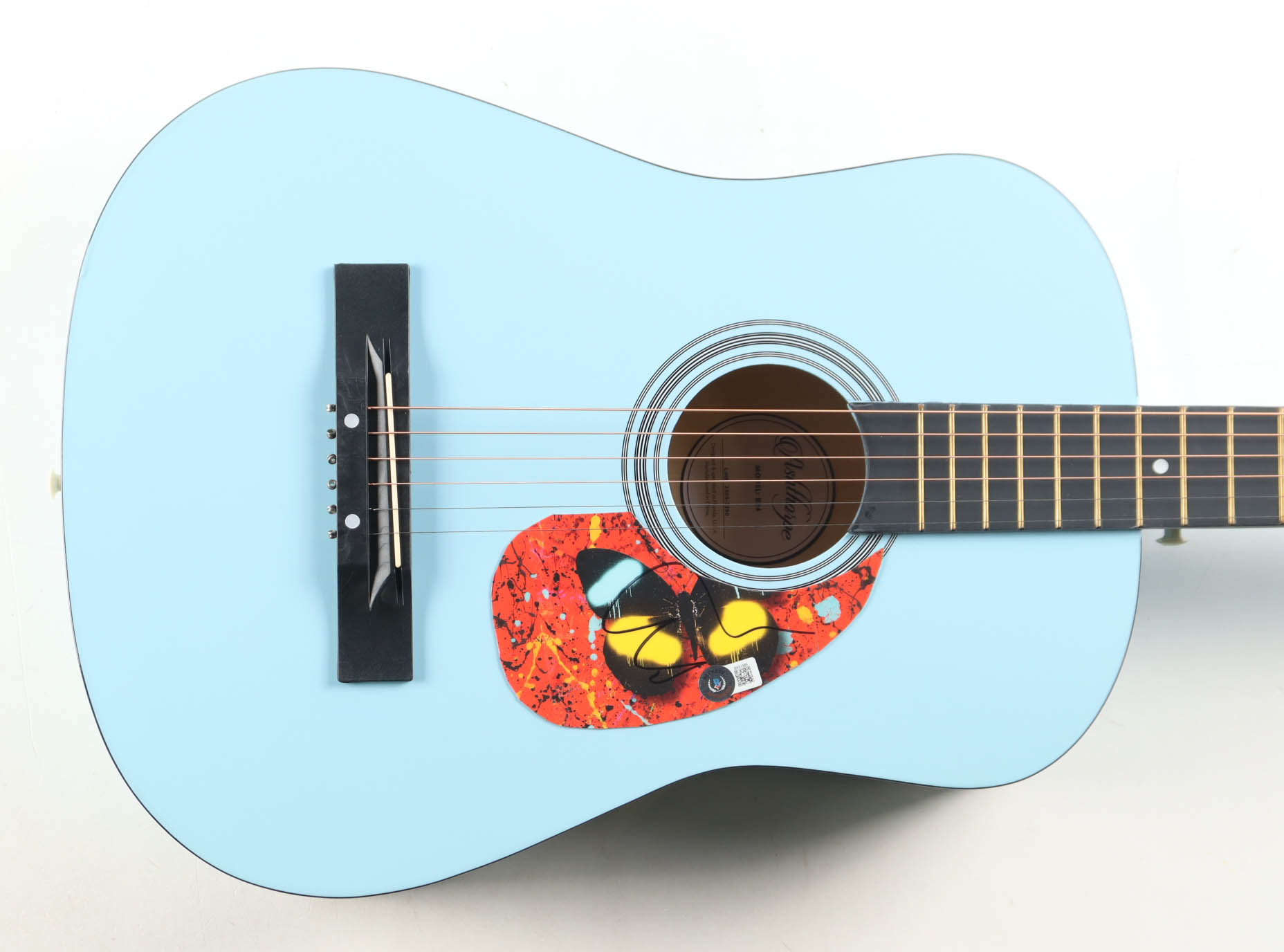 Ed Sheeran Guitar with Signed Custom Insert Pickguard (Beckett) at PristineAuction.com Ed Sheeran Guitar with Signed Custom Insert Pickguard (Beckett) at PristineAuction.com