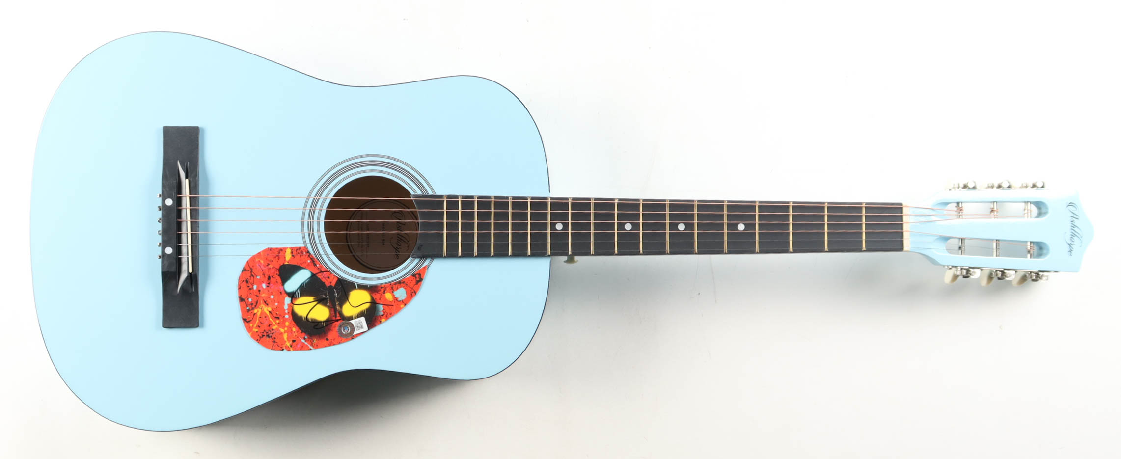 Ed Sheeran Guitar with Signed Custom Insert Pickguard (Beckett) at PristineAuction.com Ed Sheeran Guitar with Signed Custom Insert Pickguard (Beckett) at PristineAuction.com