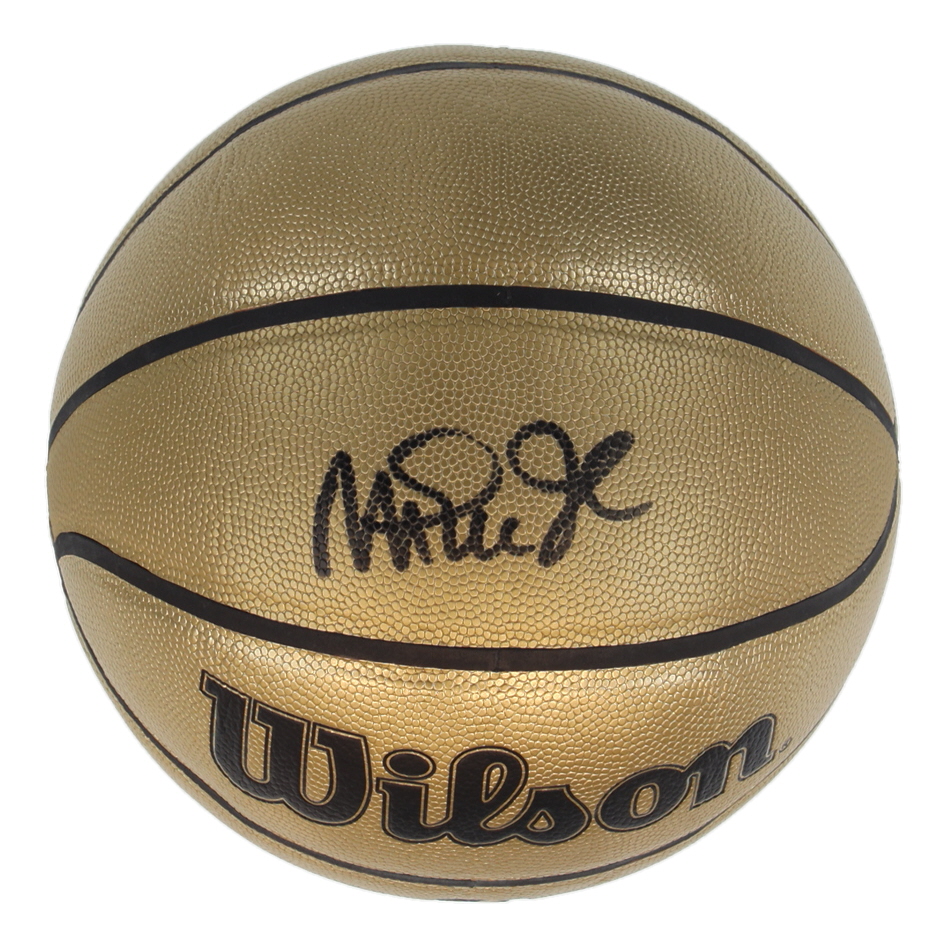Magic Johnson Signed NBA Basketball (Beckett) at PristineAuction.com Magic Johnson Signed NBA Basketball (Beckett) at PristineAuction.com