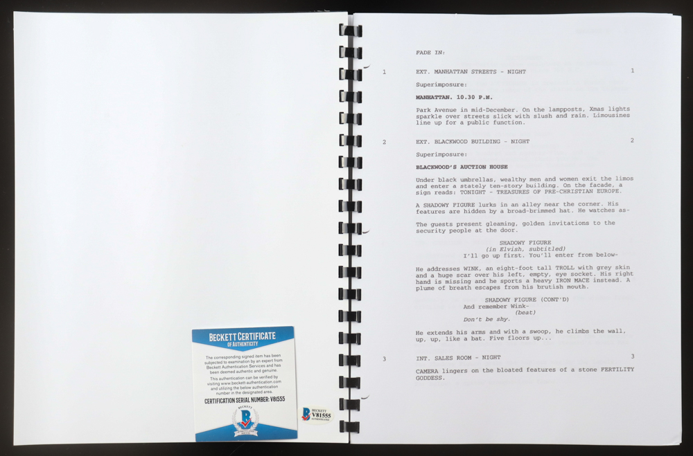 Guillermo del Toro Signed "Hellboy 2" Movie Script (Beckett) at PristineAuction.com Guillermo del Toro Signed "Hellboy 2" Movie Script (Beckett) at PristineAuction.com