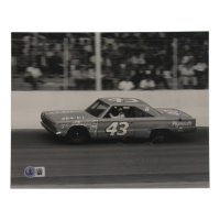 Richard Petty Signed NASCAR 8x10 Photo (Beckett) at PristineAuction.com