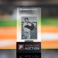 Willie Mays 1969 Topps Deckle Edge #33 at PristineAuction.com