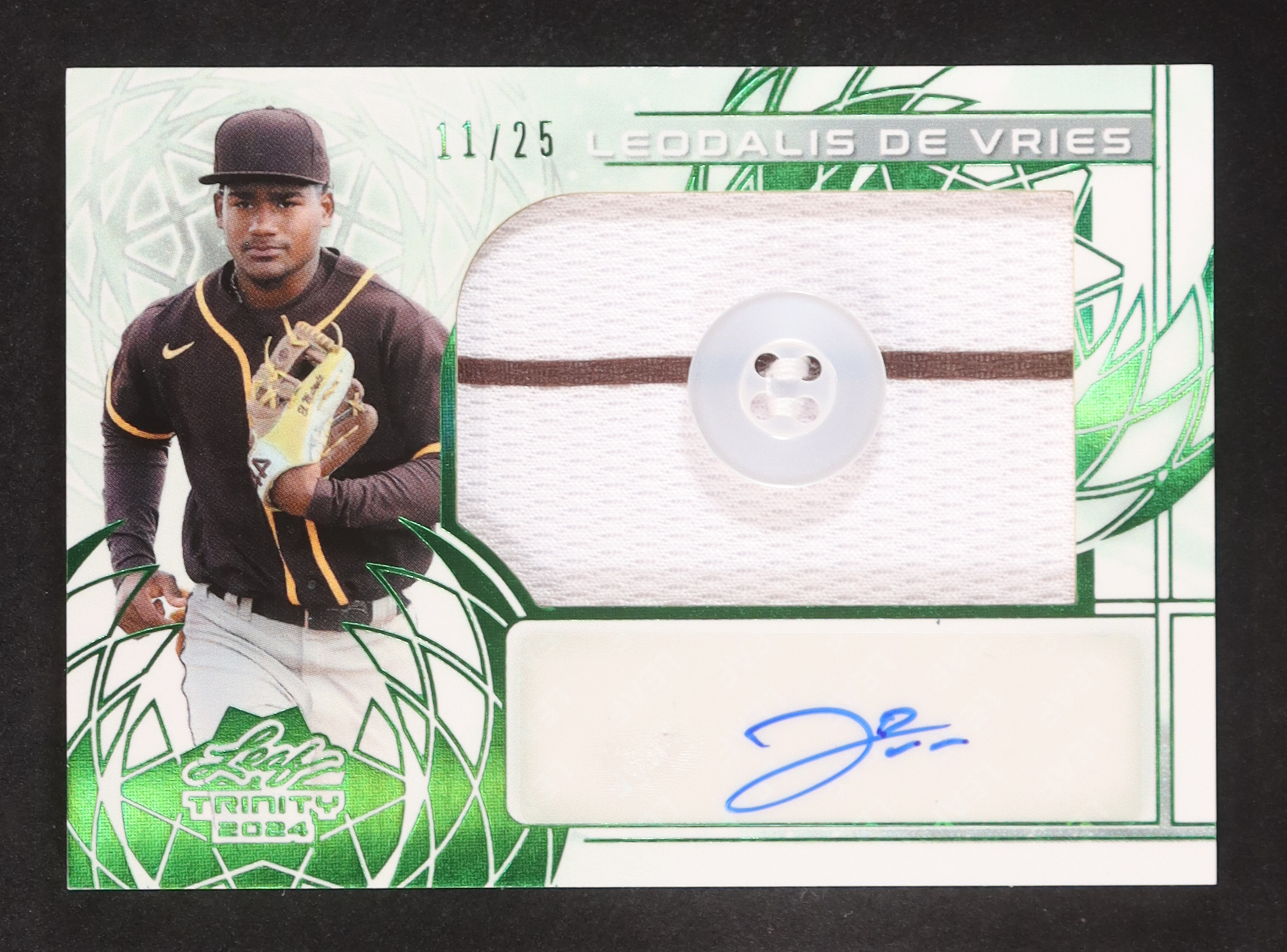Leodalis De Vries 2024 Leaf Trinity Autographs Memorabilia Green #PALDV RC #11/25 at PristineAuction.com Leodalis De Vries 2024 Leaf Trinity Autographs Memorabilia Green #PALDV RC #11/25 at PristineAuction.com