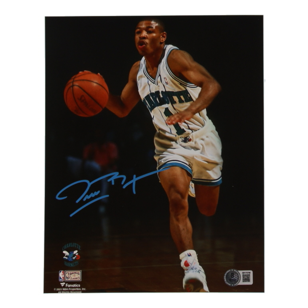 Muggsy Bogues Signed Hornets 8x10 Photo (Beckett) at PristineAuction.com