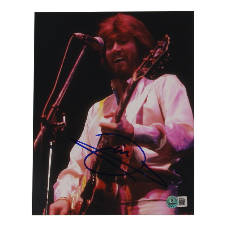 Barry Gibb Signed 8x10 Photo (Beckett) at PristineAuction.com Barry Gibb Signed 8x10 Photo (Beckett) at PristineAuction.com