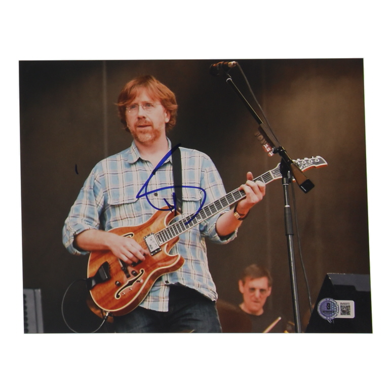 Trey Anastasio Signed 8x10 Photo (Beckett) at PristineAuction.com Trey Anastasio Signed 8x10 Photo (Beckett) at PristineAuction.com