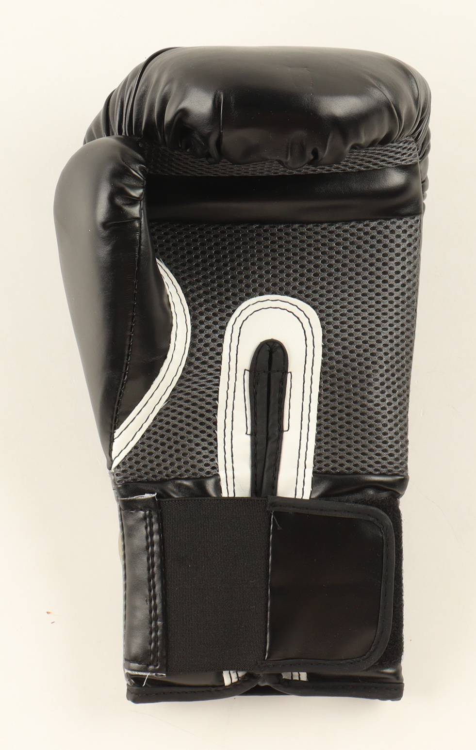 Manny Pacquiao Signed Everlast Boxing Glove (PSA) at PristineAuction.com Manny Pacquiao Signed Everlast Boxing Glove (PSA) at PristineAuction.com