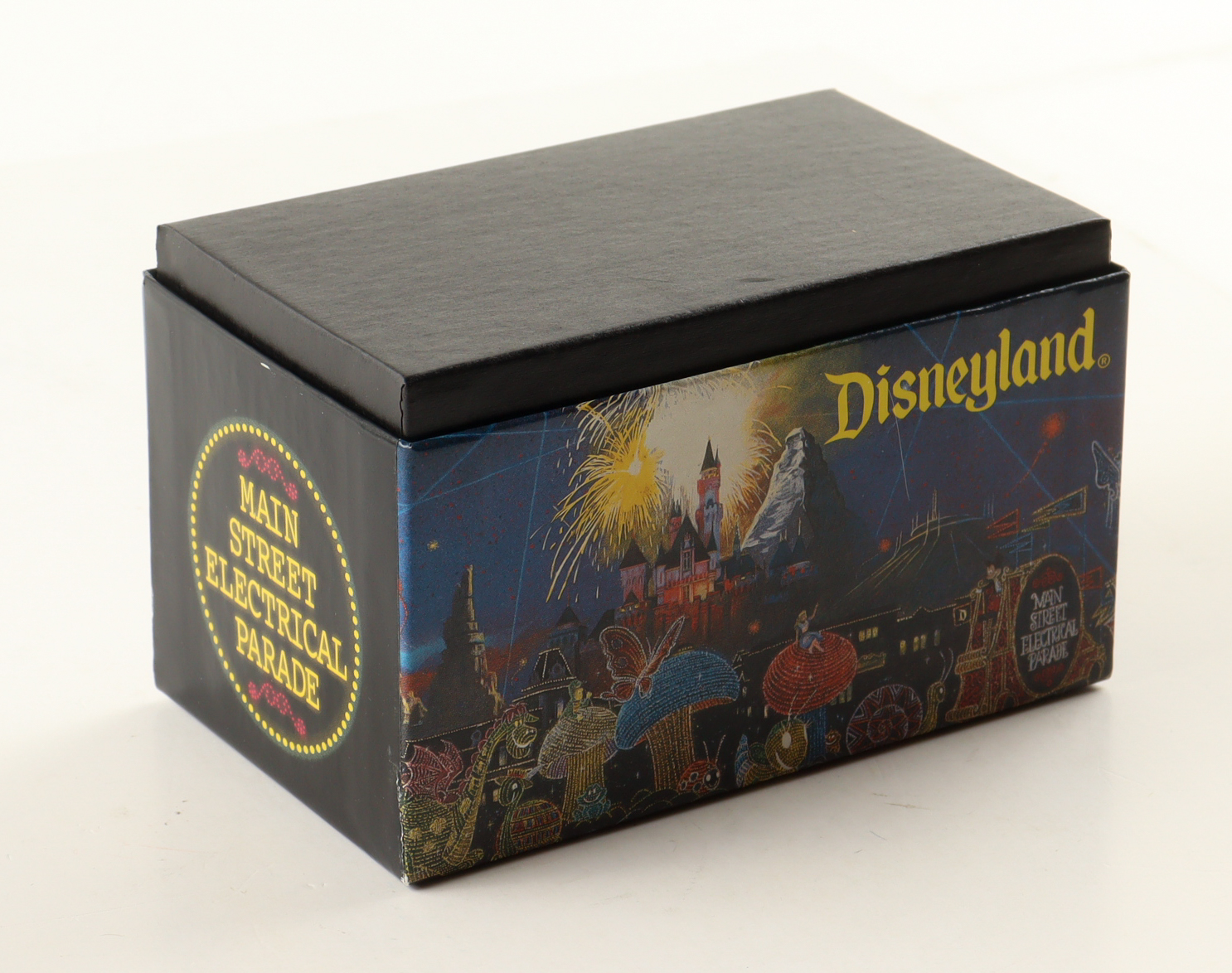 Disney Vintage Retired Main Street Electrical Parade Used Lightbulb Display at PristineAuction.com Disney Vintage Retired Main Street Electrical Parade Used Lightbulb Display at PristineAuction.com