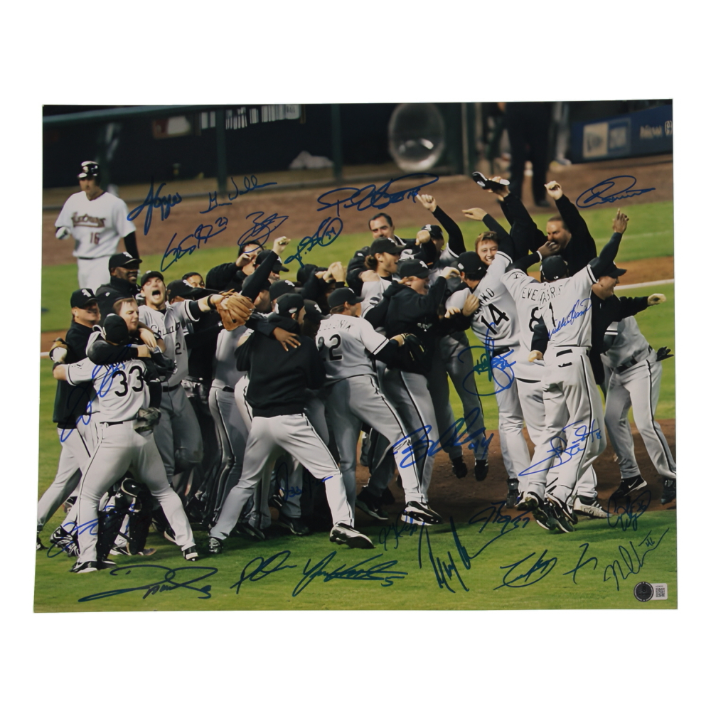 2005 White Sox 16x20 Photo Team-Signed By (23) with Ozzie Guillen, Frank Thomas, Luis Vizcaino, Paul Konerko (Beckett) at PristineAuction.com