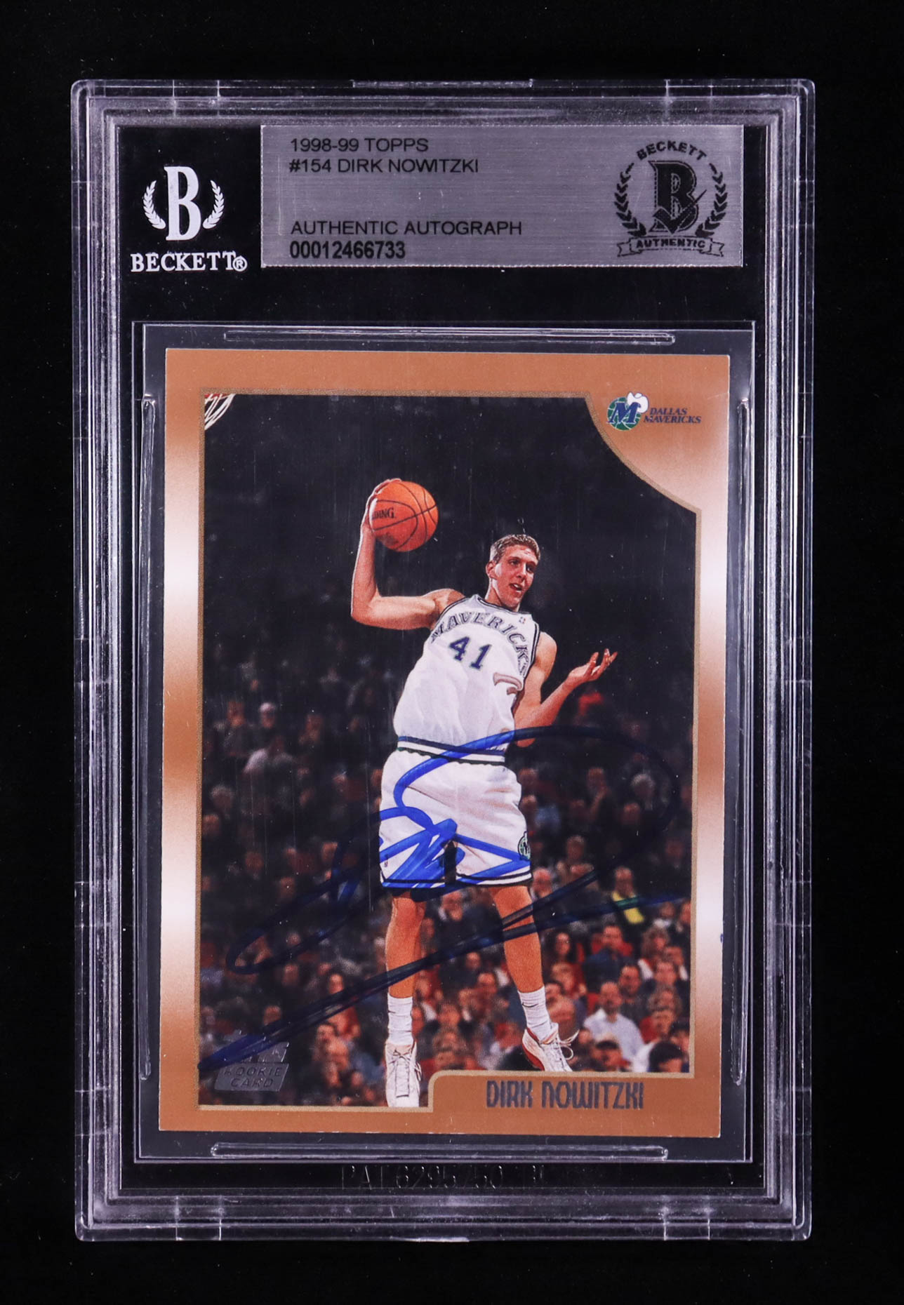 Dirk Nowitzki Signed 1998-99 Topps #154 RC (BGS) at PristineAuction.com Dirk Nowitzki Signed 1998-99 Topps #154 RC (BGS) at PristineAuction.com