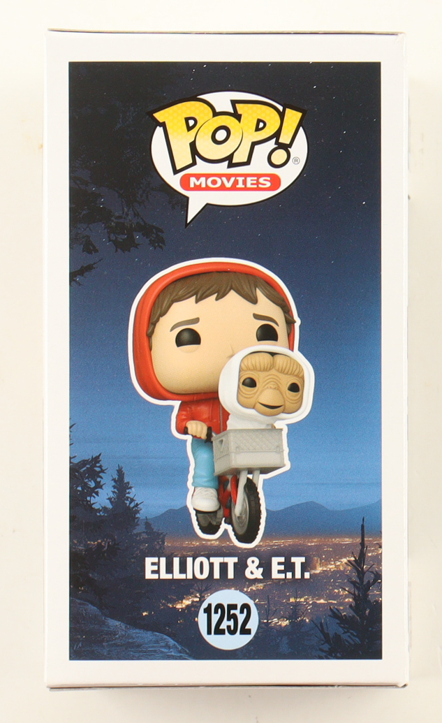 Steven Spielberg Signed "E.T. The Extra-Terrestrial" #1252 Elliott & E.T. Funko Pop! Vinyl Figure (AutographCOA & JSA) at PristineAuction.com Steven Spielberg Signed "E.T. The Extra-Terrestrial" #1252 Elliott & E.T. Funko Pop! Vinyl Figure (AutographCOA & JSA) at PristineAuction.com