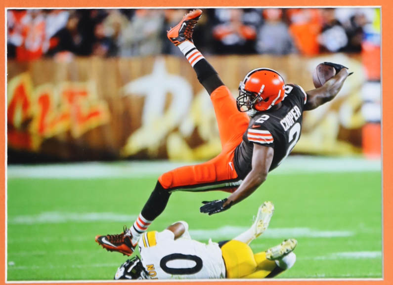 Amari Cooper Signed Custom Framed Jersey Display (Beckett) at PristineAuction.com Amari Cooper Signed Custom Framed Jersey Display (Beckett) at PristineAuction.com