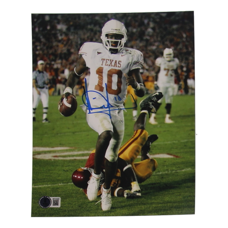 Vince Young Signed Texas Longhorns 8x10 Photo (Beckett) at PristineAuction.com Vince Young Signed Texas Longhorns 8x10 Photo (Beckett) at PristineAuction.com