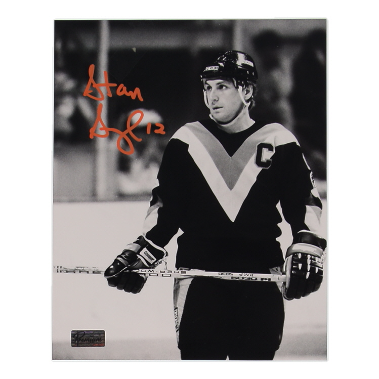 Denis Savard Signed Blackhawks 8x10 Photo (Premium Autographs) at PristineAuction.com Denis Savard Signed Blackhawks 8x10 Photo (Premium Autographs) at PristineAuction.com