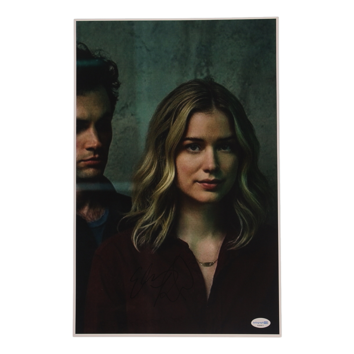 Elizabeth Lail Signed "You" 11x17 Photo (ACOA) at PristineAuction.com Elizabeth Lail Signed "You" 11x17 Photo (ACOA) at PristineAuction.com