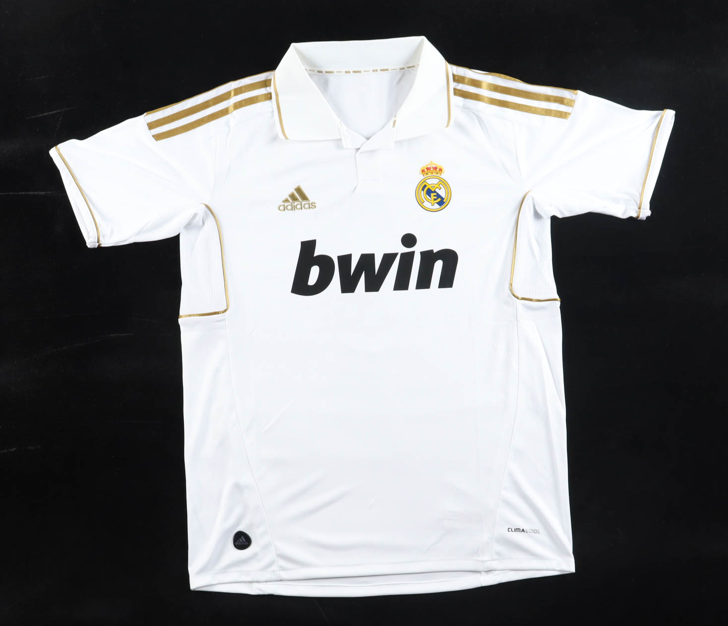 Kaka Signed Real Madrid CF Adidas Authentic Jersey (Beckett) at PristineAuction.com Kaka Signed Real Madrid CF Adidas Authentic Jersey (Beckett) at PristineAuction.com