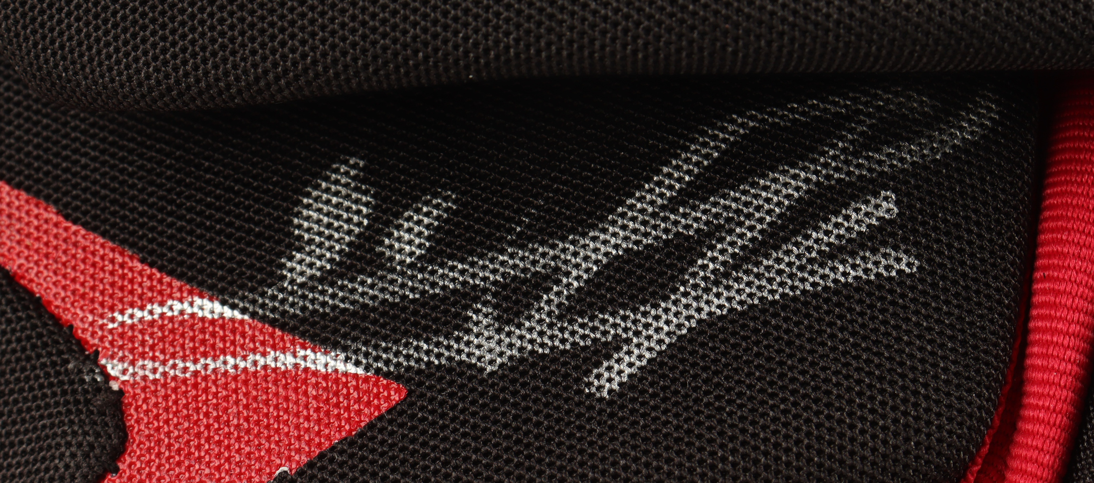 Patrick Kane Signed 2021-22 Game Used Bauer Hockey Gloves (JSA) at PristineAuction.com Patrick Kane Signed 2021-22 Game Used Bauer Hockey Gloves (JSA) at PristineAuction.com