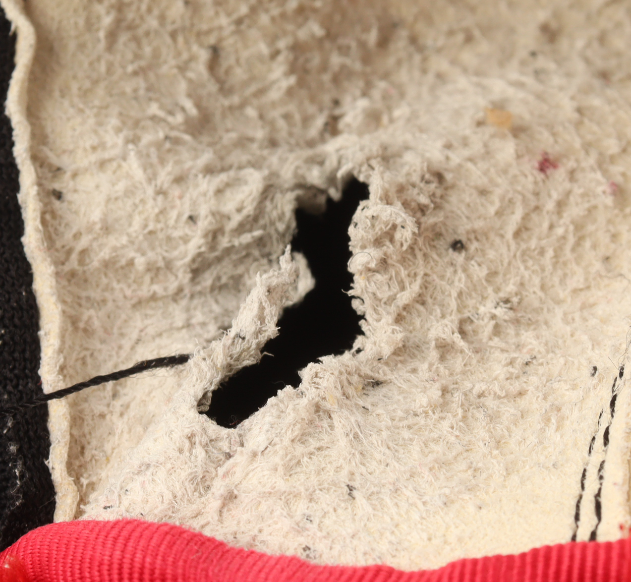 Patrick Kane Signed 2021-22 Game Used Bauer Hockey Gloves (JSA) at PristineAuction.com Patrick Kane Signed 2021-22 Game Used Bauer Hockey Gloves (JSA) at PristineAuction.com