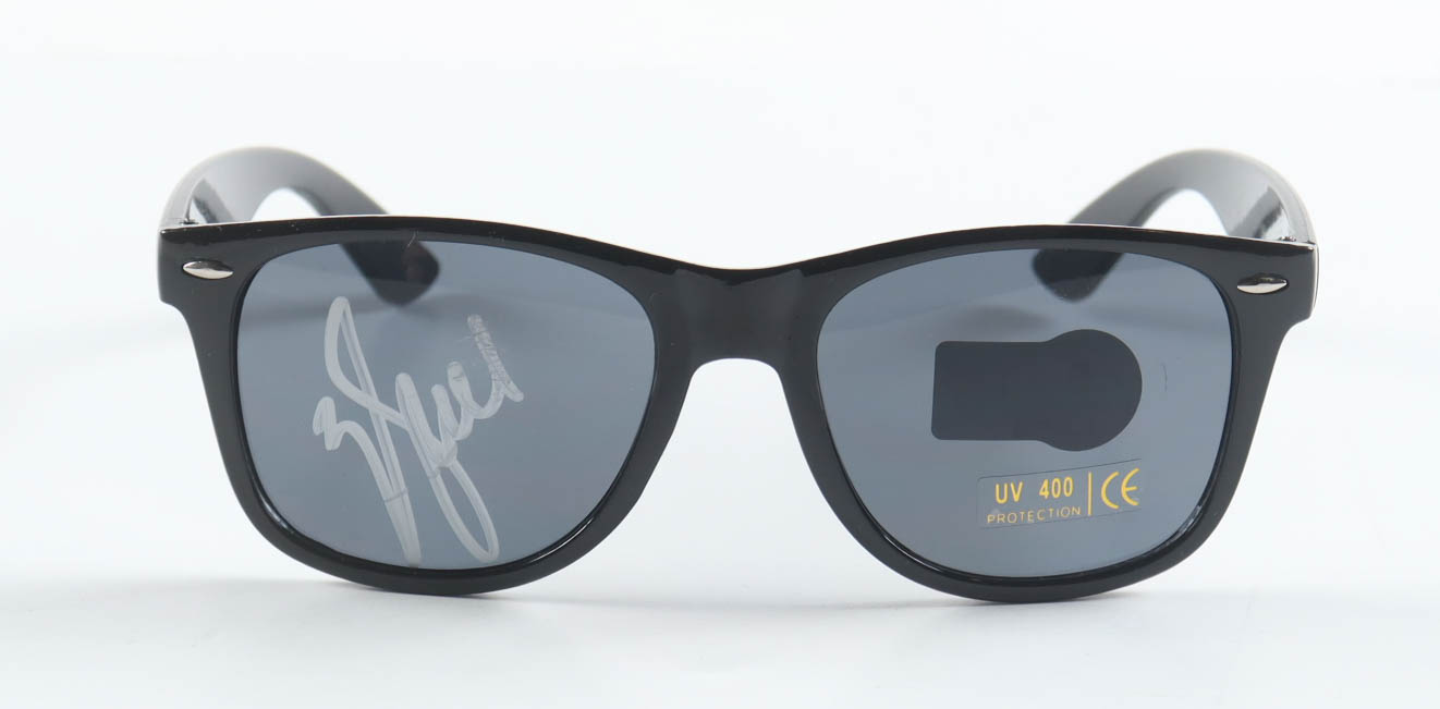 Will Smith Signed Sunglasses (Beckett) at PristineAuction.com Will Smith Signed Sunglasses (Beckett) at PristineAuction.com