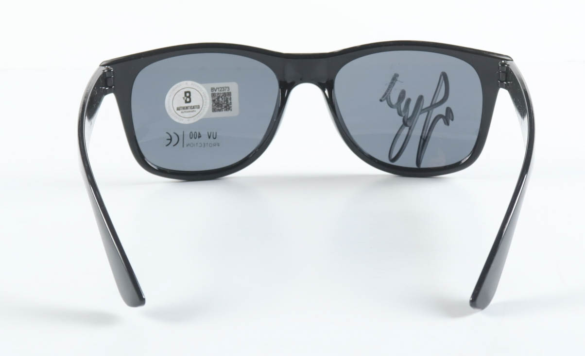 Will Smith Signed Sunglasses (Beckett) at PristineAuction.com Will Smith Signed Sunglasses (Beckett) at PristineAuction.com