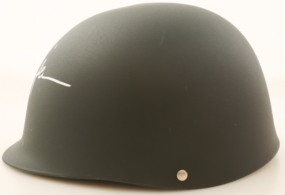 Charlie Sheen Signed "Platoon" Replica Army Helmet (Schwartz) at PristineAuction.com Charlie Sheen Signed "Platoon" Replica Army Helmet (Schwartz) at PristineAuction.com
