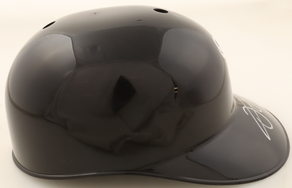 Frank Thomas Signed White Sox Full-Size Batting Helmet (Schwartz) at PristineAuction.com Frank Thomas Signed White Sox Full-Size Batting Helmet (Schwartz) at PristineAuction.com