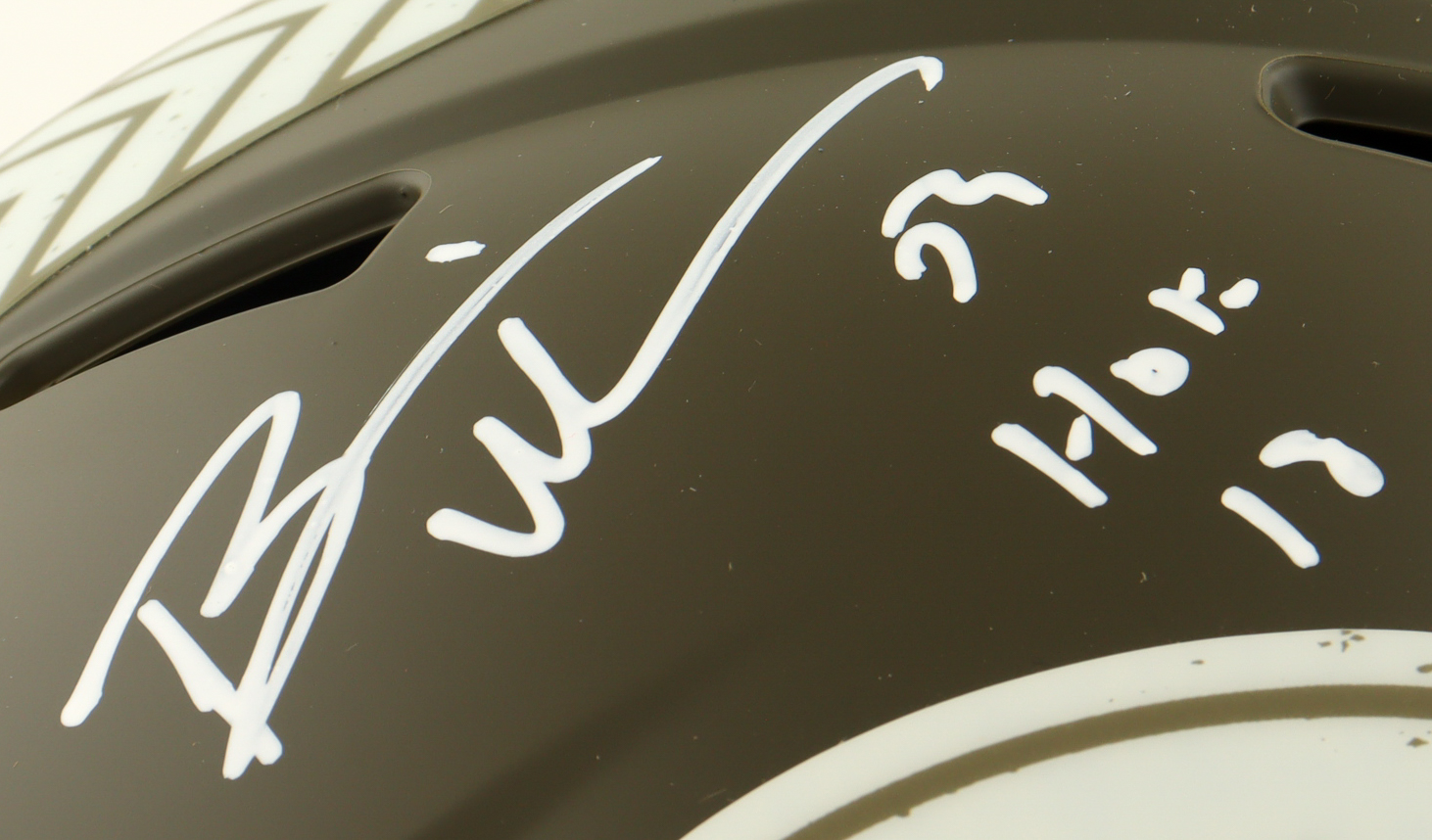 Brian Urlacher Signed Bears Full-Size Authentic On-Field Salute To Service Alternate Speed Helmet Inscribed "HOF 18" (Beckett) at PristineAuction.com Brian Urlacher Signed Bears Full-Size Authentic On-Field Salute To Service Alternate Speed Helmet Inscribed "HOF 18" (Beckett) at PristineAuction.com