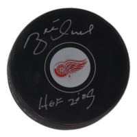 Brett Hull Signed Red Wings Logo Hockey Puck Inscribed "HOF 2009" (Schwartz) at PristineAuction.com