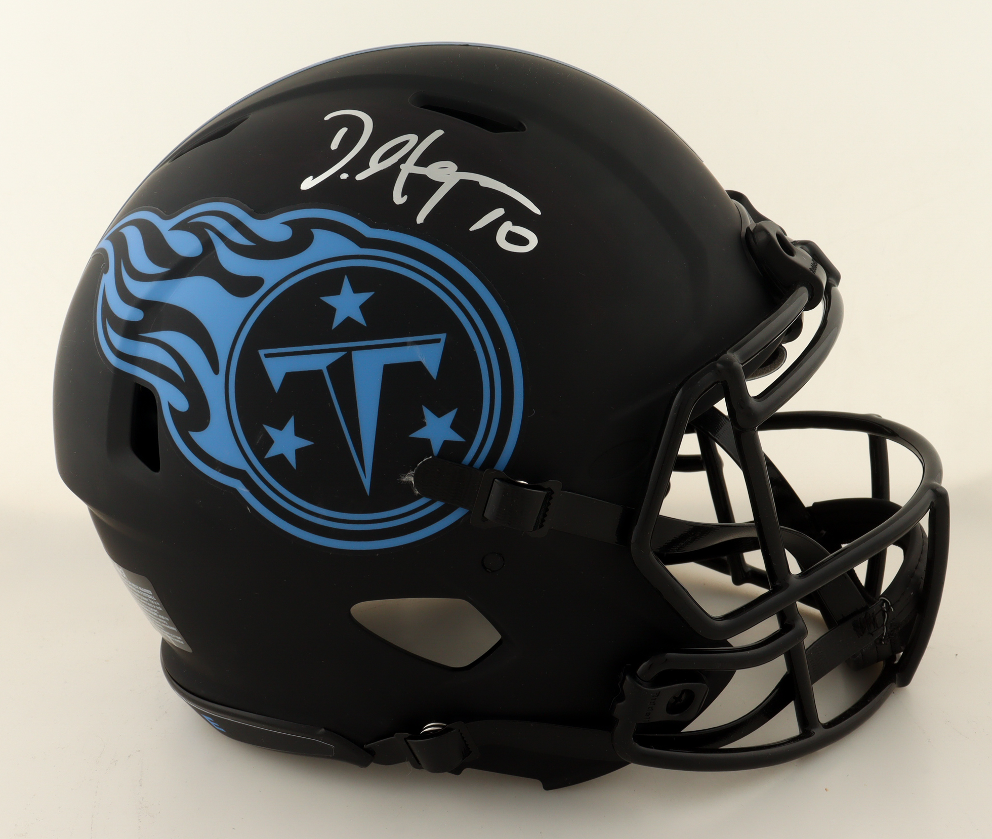 DeAndre Hopkins Signed Titans Full-Size Authentic On-Field Eclipse Alternate Speed Helmet (Beckett) at PristineAuction.com DeAndre Hopkins Signed Titans Full-Size Authentic On-Field Eclipse Alternate Speed Helmet (Beckett) at PristineAuction.com