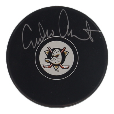 Emilio Estevez Signed Ducks Logo Hockey Puck (Schwartz) at PristineAuction.com Emilio Estevez Signed Ducks Logo Hockey Puck (Schwartz) at PristineAuction.com