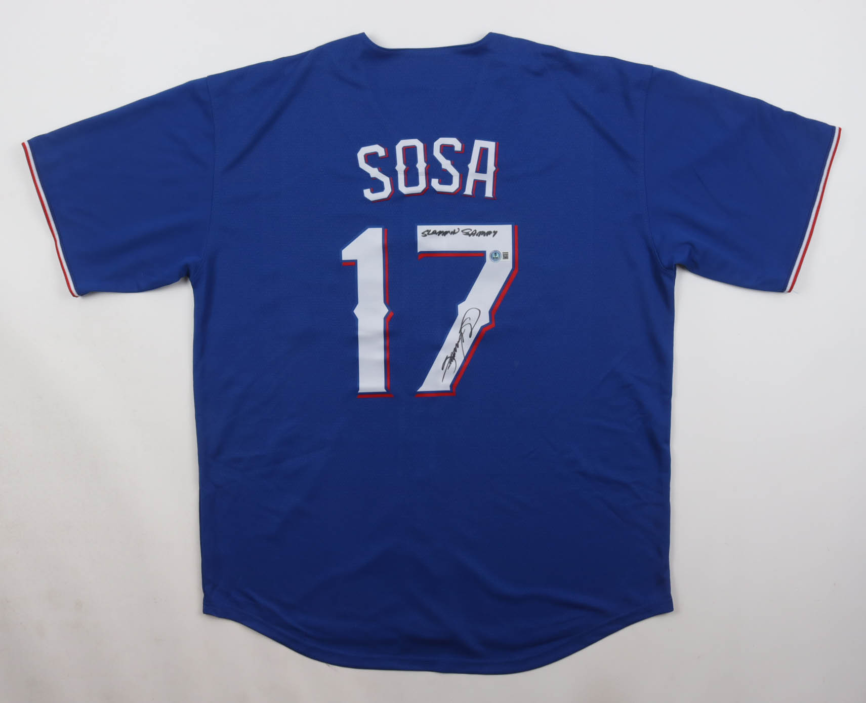 Sammy Sosa Signed Jersey Inscribed "Slammin Sammy" (Beckett) at PristineAuction.com Sammy Sosa Signed Jersey Inscribed "Slammin Sammy" (Beckett) at PristineAuction.com