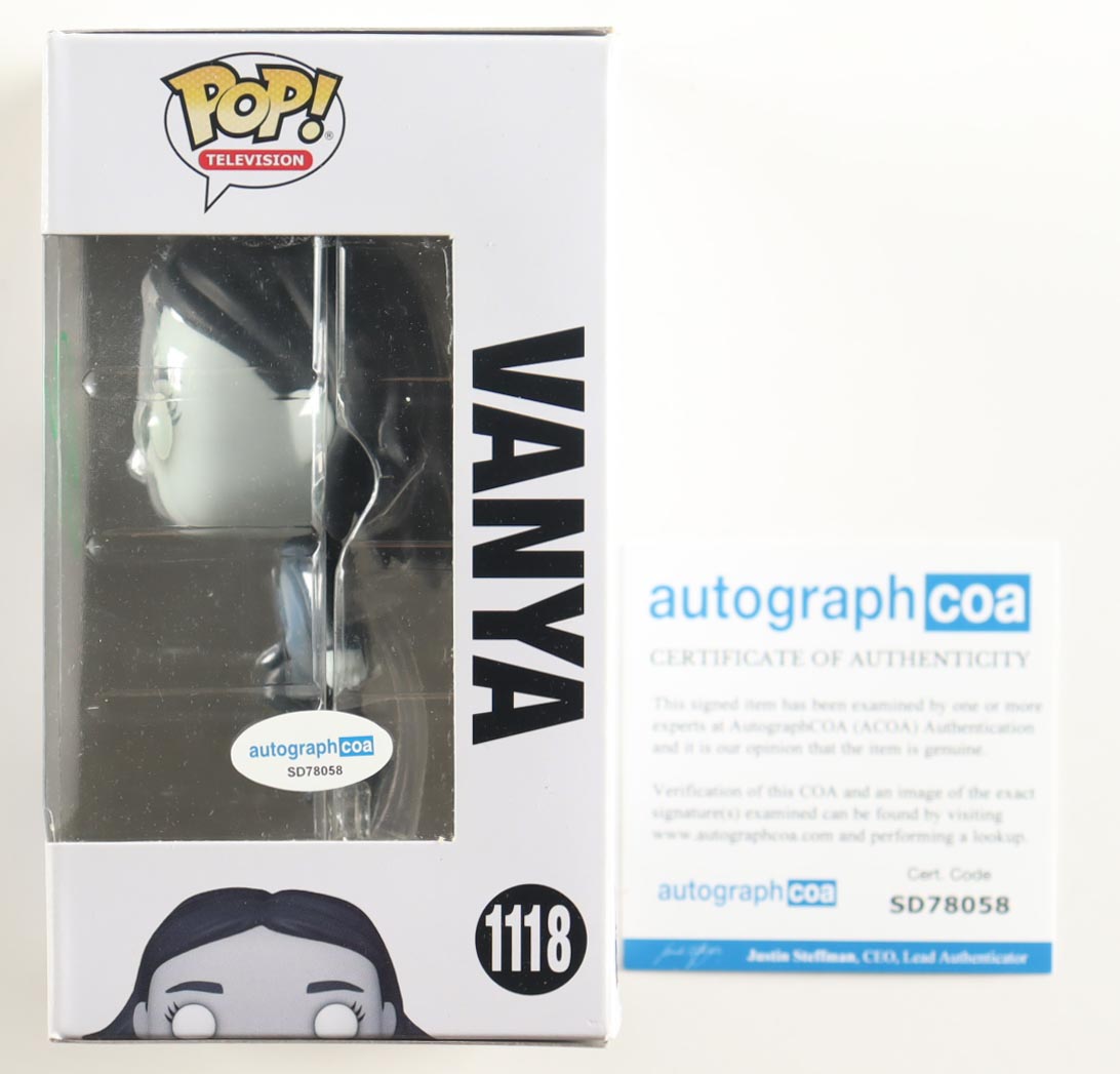 Elliot Page Signed "The Umbrella Academy" Vanya #1118 Funko Pop! Vinyl Figure (ACOA) at PristineAuction.com Elliot Page Signed "The Umbrella Academy" Vanya #1118 Funko Pop! Vinyl Figure (ACOA) at PristineAuction.com