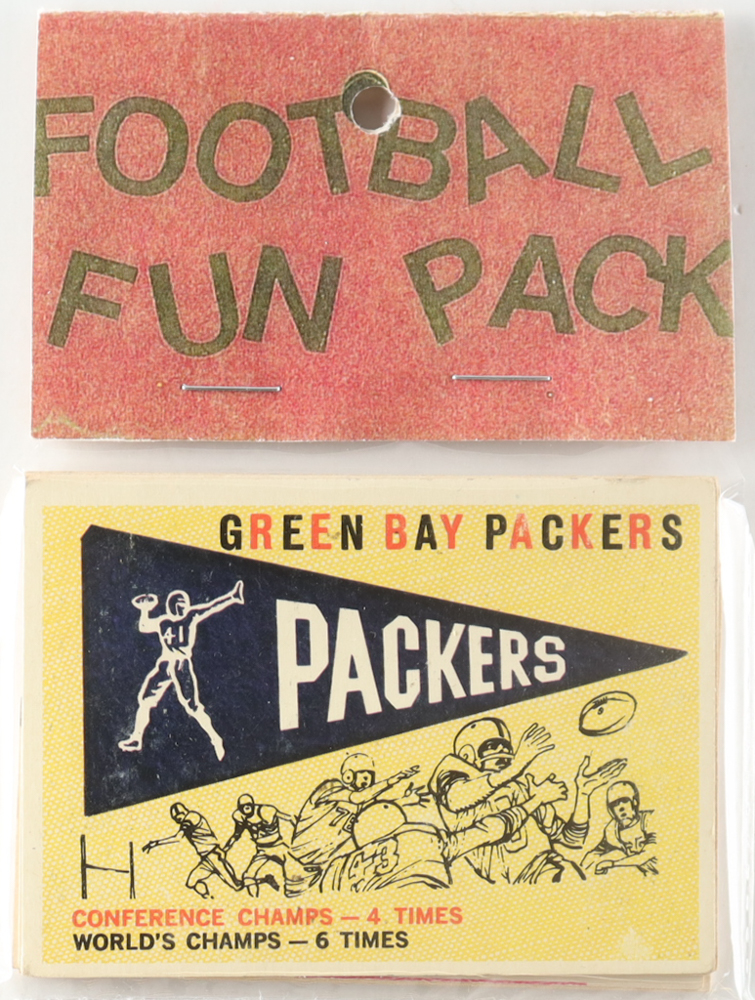 1959 Topps Football Card Fun Pack with (10) Cards at PristineAuction.com 1959 Topps Football Card Fun Pack with (10) Cards at PristineAuction.com