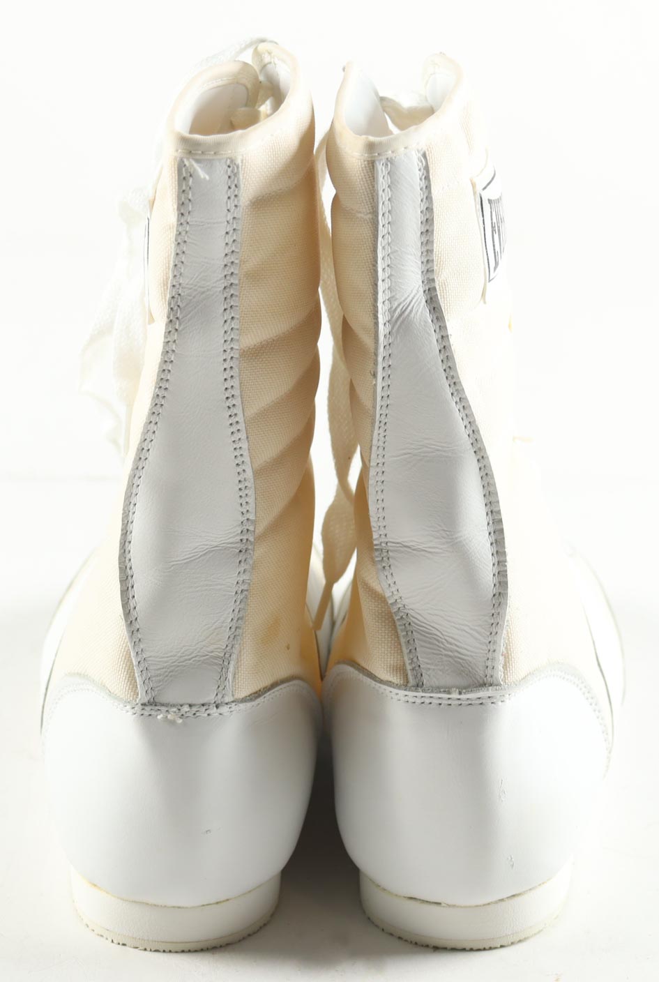 Muhammad Ali Signed Pair of Vintage Everlast Boxing Shoes (JSA) at PristineAuction.com Muhammad Ali Signed Pair of Vintage Everlast Boxing Shoes (JSA) at PristineAuction.com