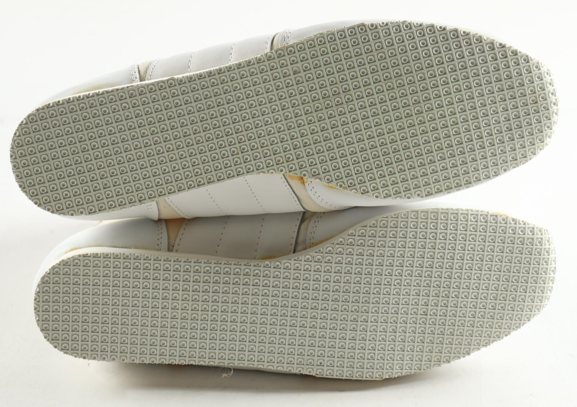 Muhammad Ali Signed Pair of Vintage Everlast Boxing Shoes (JSA) at PristineAuction.com Muhammad Ali Signed Pair of Vintage Everlast Boxing Shoes (JSA) at PristineAuction.com