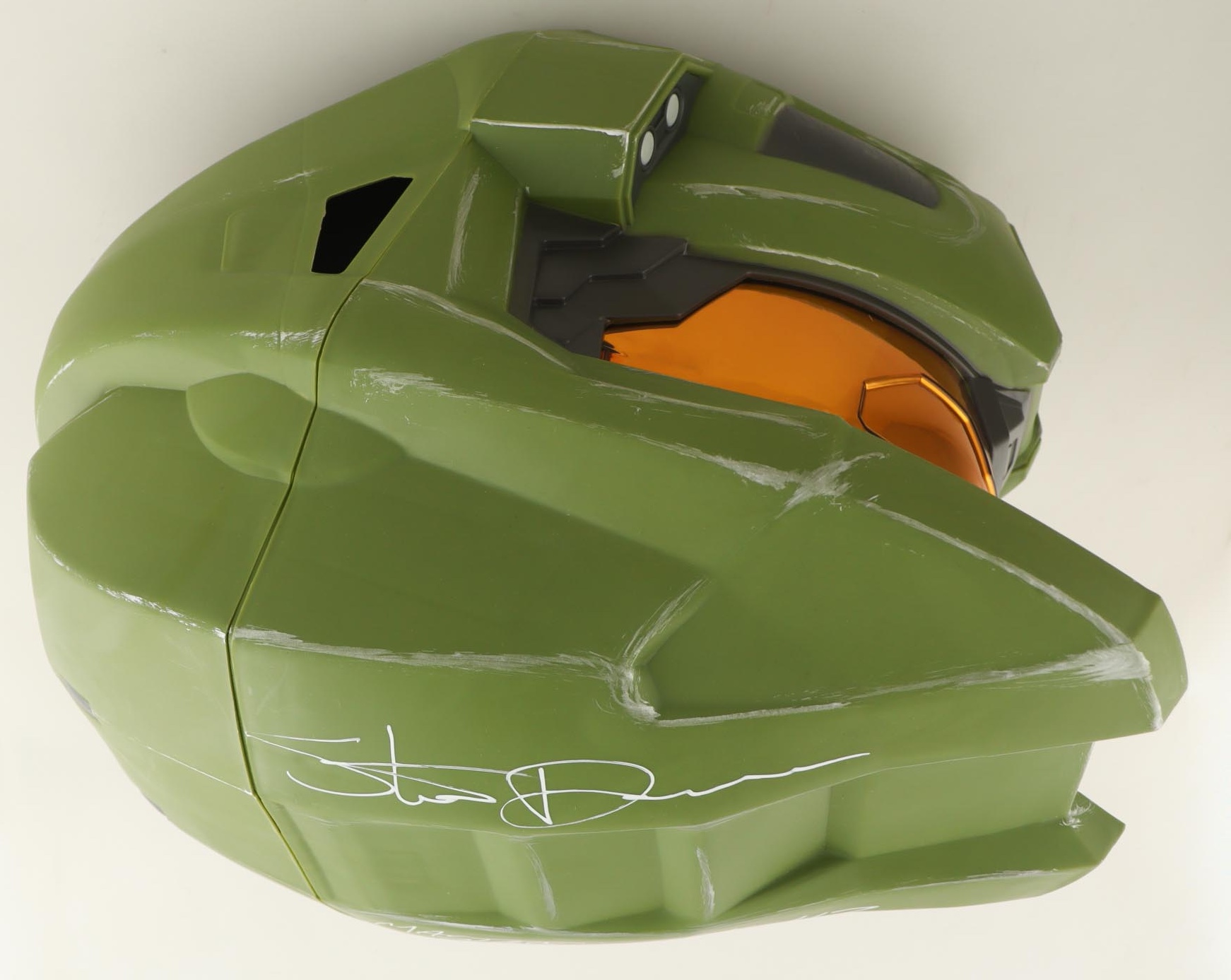 Steve Downes Signed "Halo" Master Chief Full-Size Spartan Helmet Inscribed "Master Chief 117" (JSA) at PristineAuction.com Steve Downes Signed "Halo" Master Chief Full-Size Spartan Helmet Inscribed "Master Chief 117" (JSA) at PristineAuction.com
