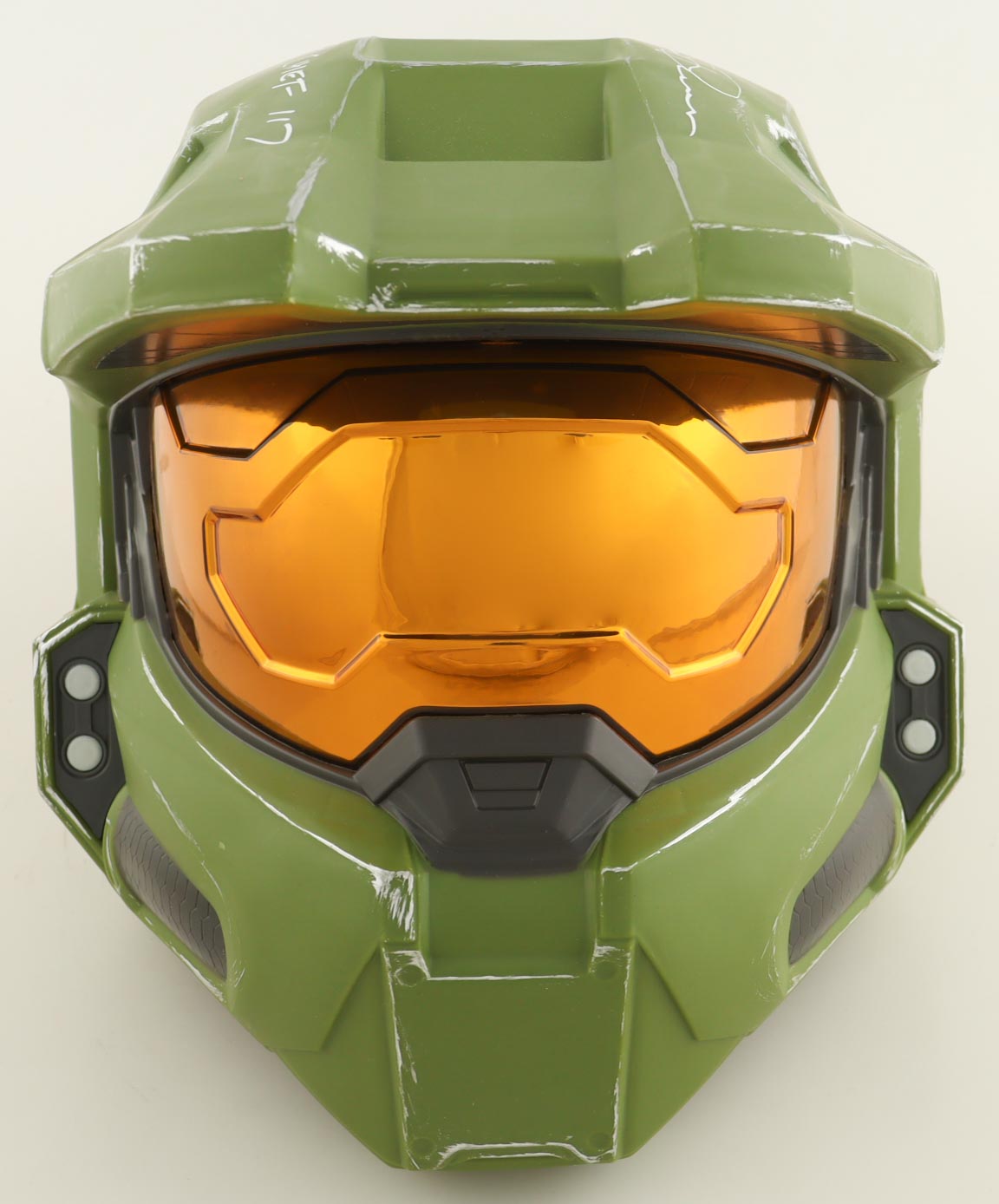 Steve Downes Signed "Halo" Master Chief Full-Size Spartan Helmet Inscribed "Master Chief 117" (JSA) at PristineAuction.com Steve Downes Signed "Halo" Master Chief Full-Size Spartan Helmet Inscribed "Master Chief 117" (JSA) at PristineAuction.com