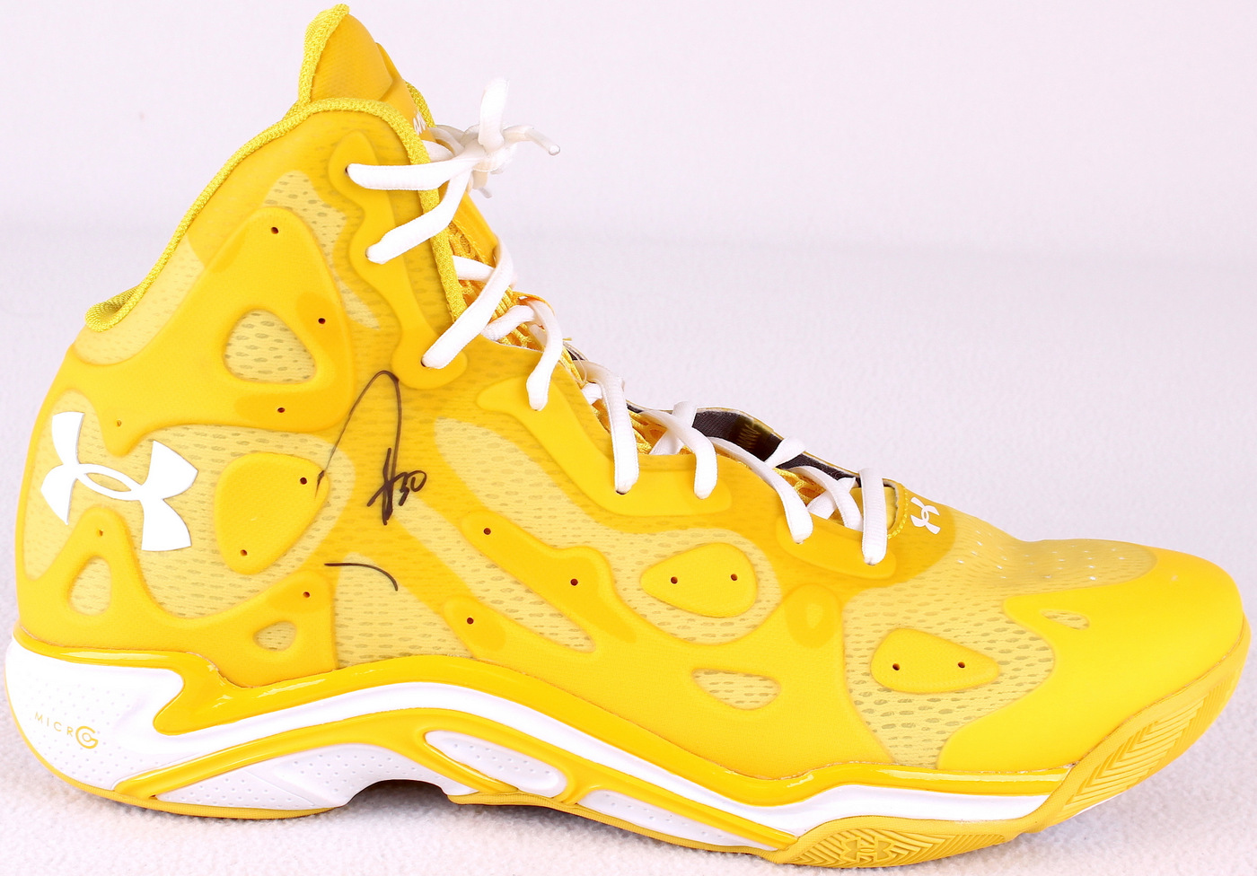 Stephen Curry Signed Under Armour Signature Basketball Shoe (JSA ALOA) at PristineAuction.com Stephen Curry Signed Under Armour Signature Basketball Shoe (JSA ALOA) at PristineAuction.com