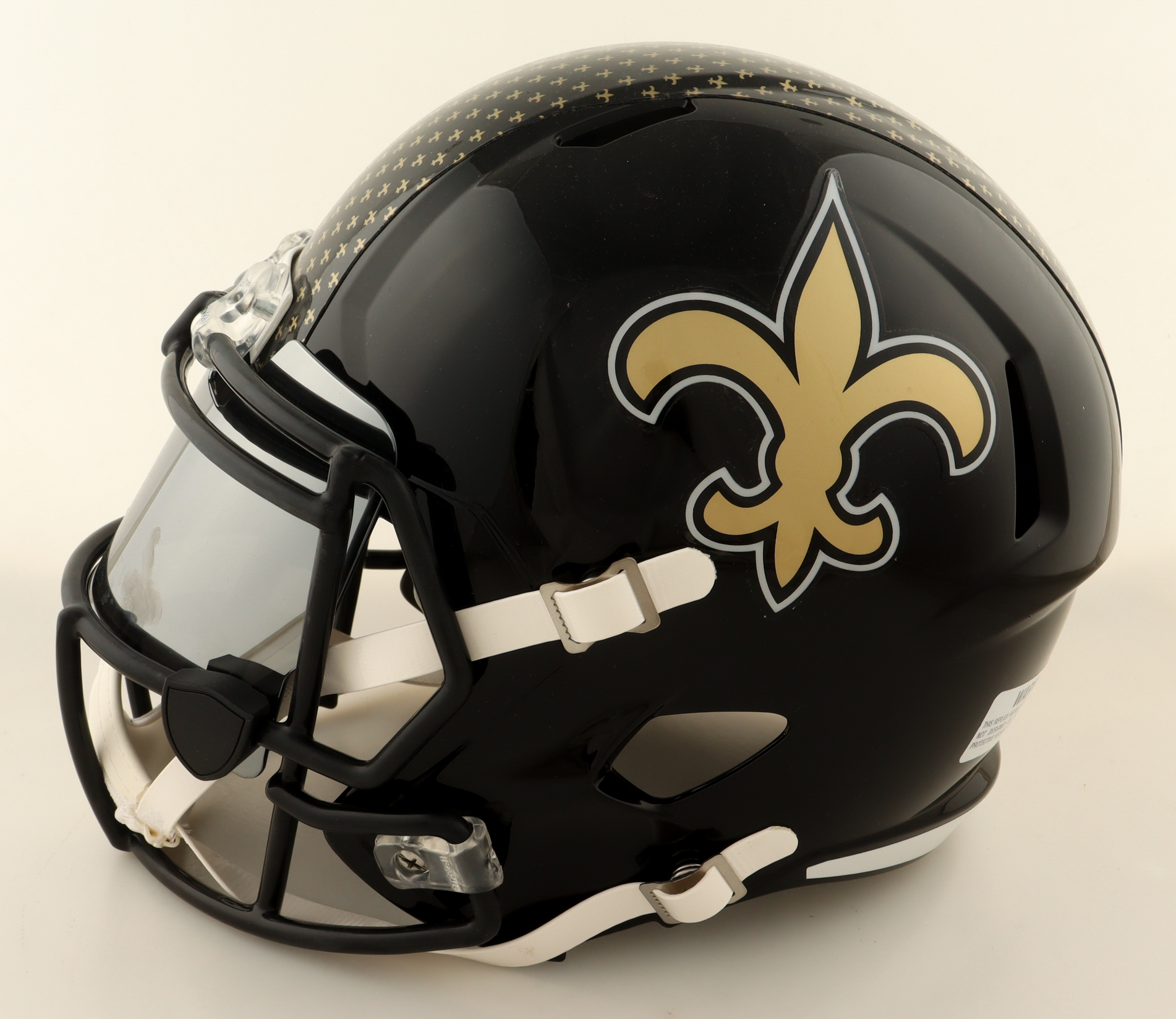 Chris Olave Signed Saints Full-Size Alternate Speed Helmet With Visor (Beckett) at PristineAuction.com Chris Olave Signed Saints Full-Size Alternate Speed Helmet With Visor (Beckett) at PristineAuction.com