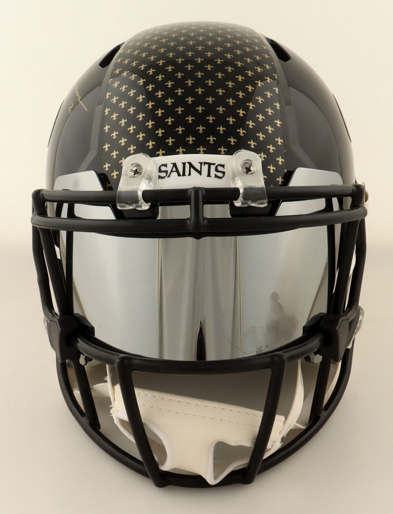 Chris Olave Signed Saints Full-Size Alternate Speed Helmet With Visor (Beckett) at PristineAuction.com Chris Olave Signed Saints Full-Size Alternate Speed Helmet With Visor (Beckett) at PristineAuction.com