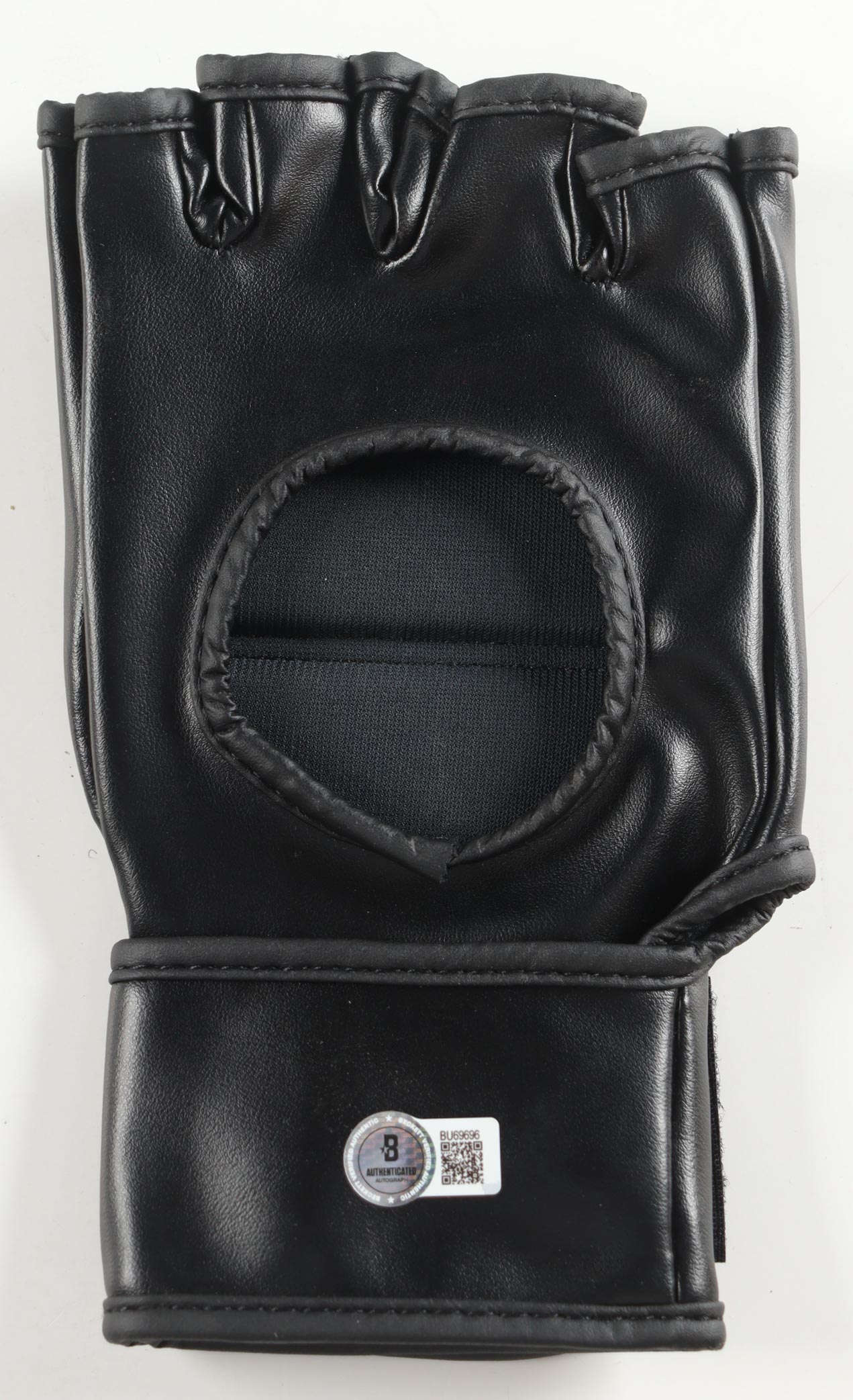 Ilia Topuria Signed MMA Custom Spain Glove (Beckett) at PristineAuction.com Ilia Topuria Signed MMA Custom Spain Glove (Beckett) at PristineAuction.com